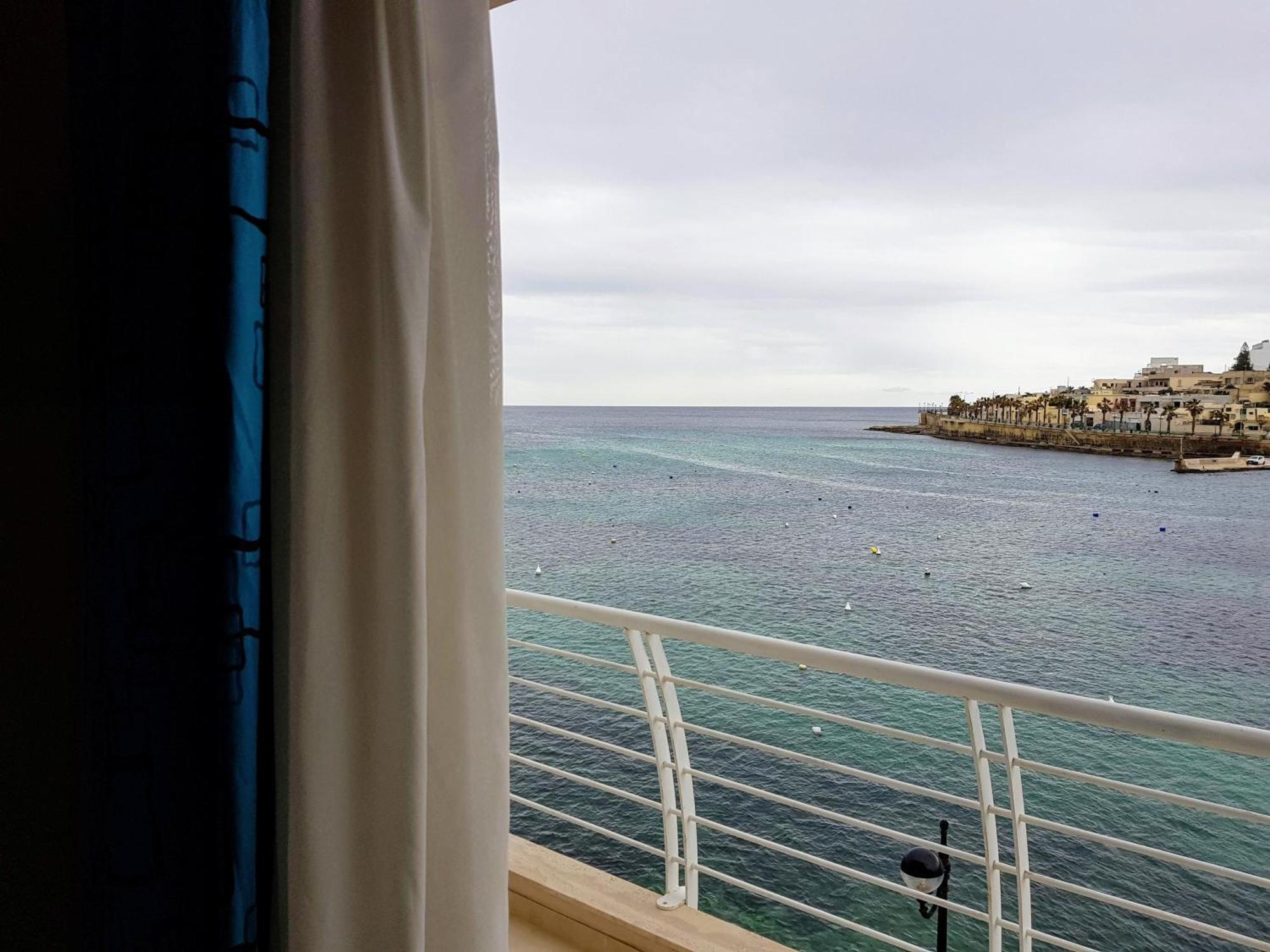 Riviera Holiday Apartments - Seafront - Wifi Marsaskala Extérieur photo